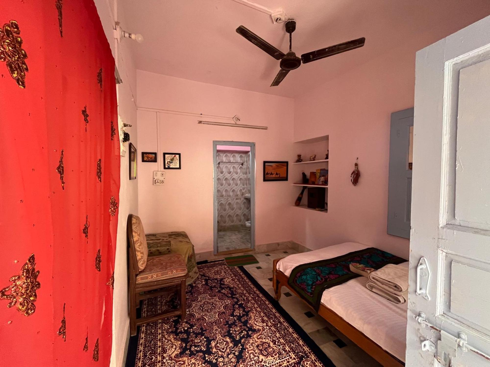 Hostel Marigold Home Stay Jaisalmer Room photo